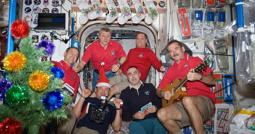 Irish Space Blog: "Houston, Please Be Informed There Is A Santa Claus"