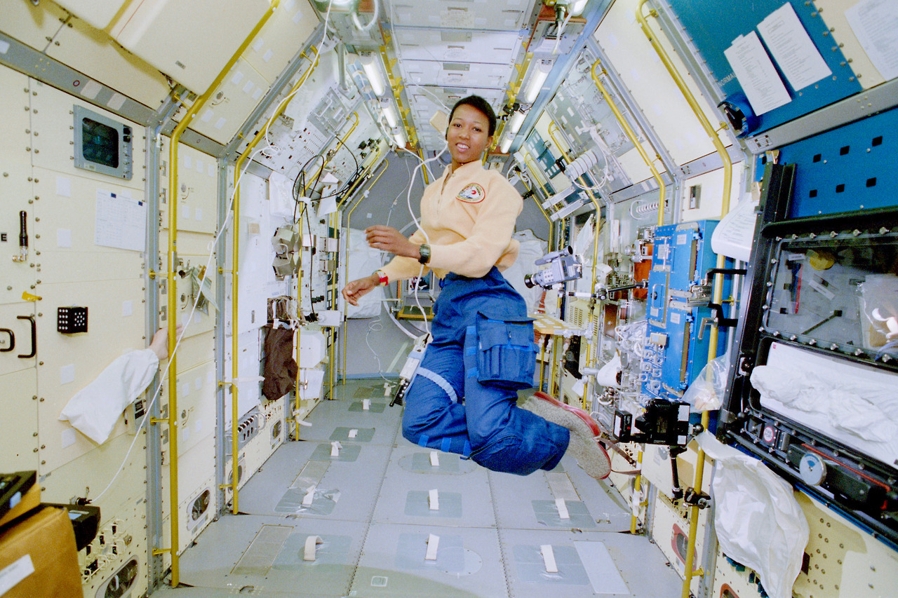 humanoidhistory:

Happy Birthday to astronaut Mae Jemison, first…